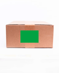 Kartonowe pudła, przesyłki z etykietami green screen, template. 