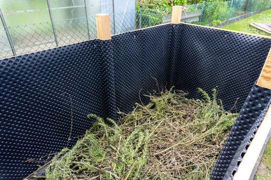 Hochbeet im Garten anlegen und bef&uuml;llen