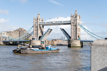 Obraz premium opened Tower Bridge London