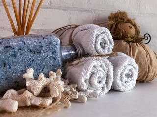 bathroom decoration sea salt towels corals seashells blue colour 