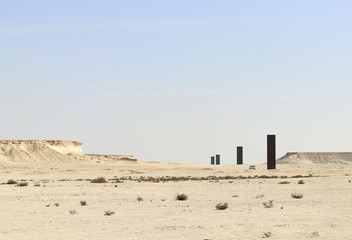 Fototapeta na wymiar désert du Qatar et formation rocheuse