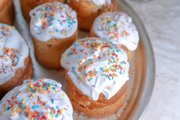 Easter cakes of different sizes for Easter