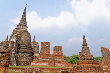 Fototapeta premium Ayutthaya archaeological Park, Wat Phra Si Sanphet - Thailand