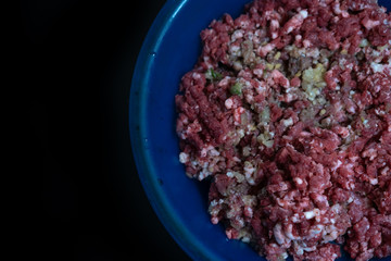 The minced meat lies in the dishes