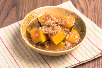 カボチャの鶏ひき肉あんかけ