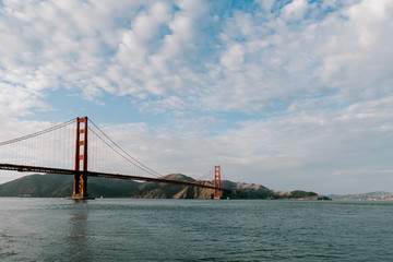 Fototapeta premium Golden Gate Bridge in sunny december morning, San Francisco, California.