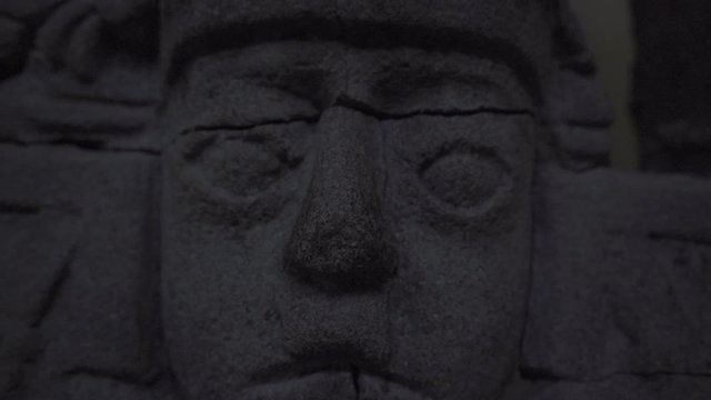 Detalles de una estela maya