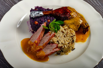 in the plate we find the meat flavor of potatoes and vegetables with cabbage and sauces