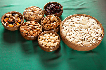 mixed nuts and dried fruits