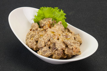 Chicken liver with cream and dry tomatoes