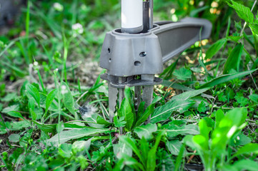 Hand garden tools for easy and quick pulling of weeds with large roots from hard soil.