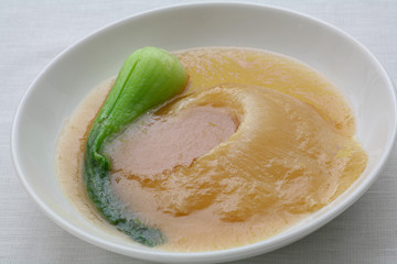 栄養たっぷりのフカヒレスープ