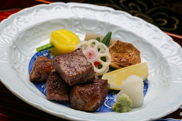 料亭の牛肉ステーキ