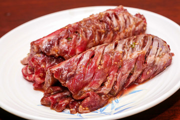 韓国焼肉、骨付きカルビ