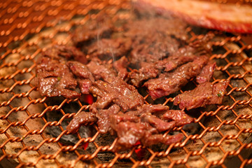 韓国焼肉、骨付きカルビ
