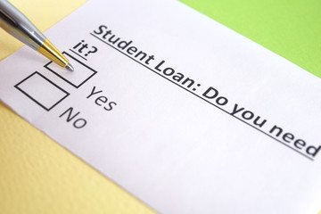 Obraz premium One person is answering question about student loan.