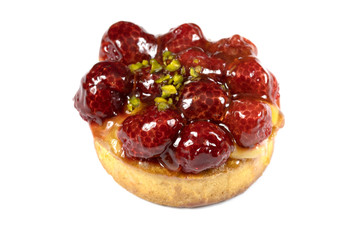 tartelette à la framboise sur un fond blanc