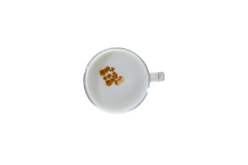 cappuccino in tazza ripreso dall'alto, isolato su sfondo bianco