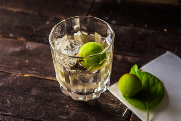 梅酒　の　ロック