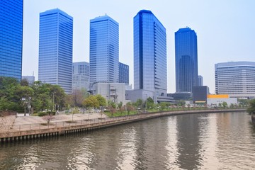 Obraz premium Osaka smog. Filtered image style.
