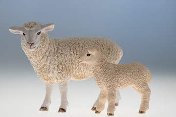 可愛い羊のフィギュア模型