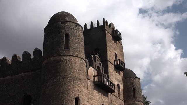 Fortress in the northern part of Ethiopia. It was founded in the 17th century by Emperor Fasilides. This fortress was the home of Ethiopia's emperors.