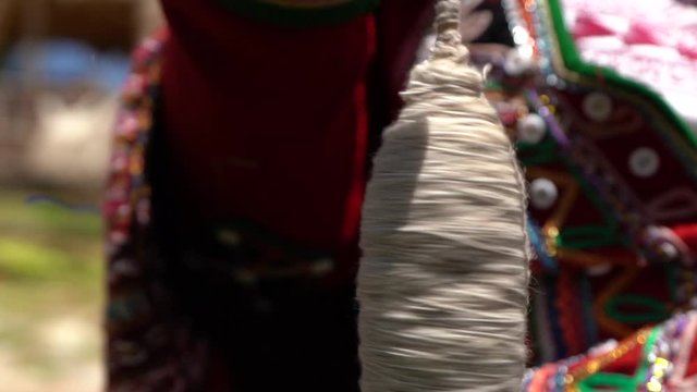 Process of weaving in Cusco Craft