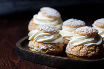 custard eclairs 