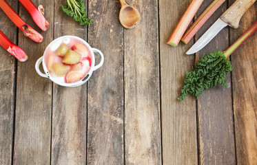 Rhabarber Grütze Grieß Kompott Dessert 