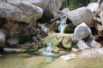 Rio en la zona de Beceite en Teruel