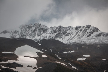 Obraz premium snow covered mountains in winter