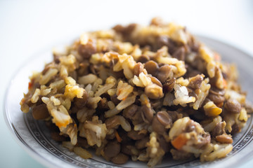 Lentejas con arroz clasico calentado colombiano