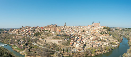 Fototapeta na wymiar Panoramic of the city of Toledo
