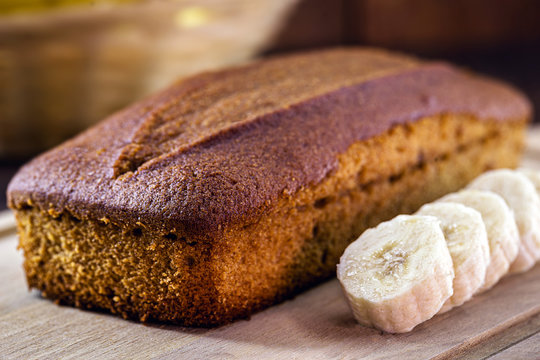 vegan banana bread with banana slices on the side. Healthy bread without glutem.