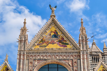 Fototapeta na wymiar Siena Cathedral (Duomo di Siena) top, Italy