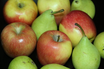 fondo de frutas con peras y manzanas