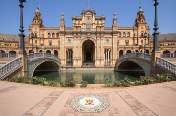 Fototapeta premium Bridges of Plaza de España, Seville, Spain