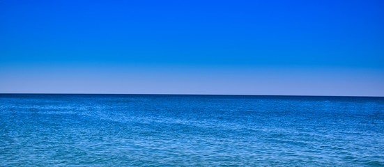 Fototapeta premium blue sky and sea horizon 