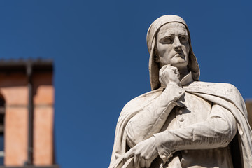 Fototapeta na wymiar Sculpture of Dante, famous Italian writer, Verona