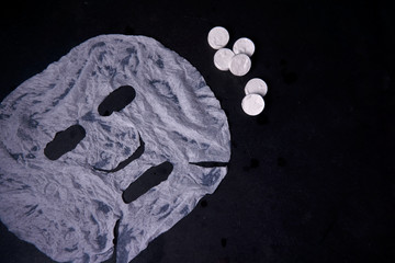 Mascarilla facial de papel deshidratada con compresas