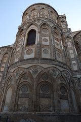 Fototapeta na wymiar architecture en Sicile ville de Monreale cathédrale