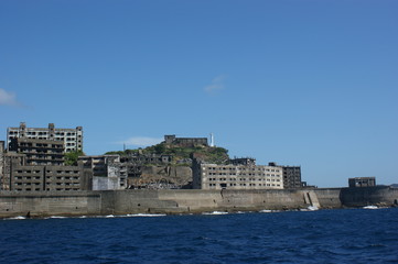 Fototapeta na wymiar 長崎、軍艦島、廃墟、軍艦島クルーズ、建物、橋、建築