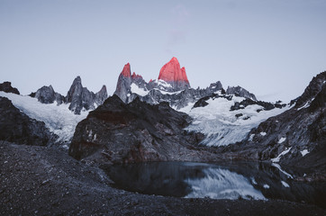 Amanecer en las montañasa del chalten