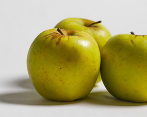 Manzanas Verdes Fondo blanco