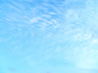 Fototapeta na wymiar 日本の田舎の風景　10月　青空と薄いうろこ雲