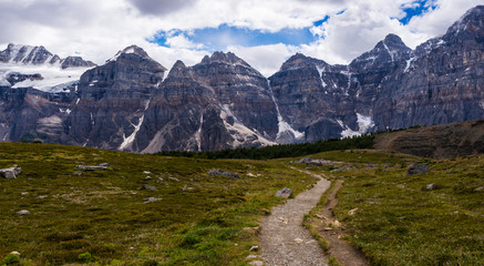Fototapeta na wymiar Hiking in Banff National Park | Canada