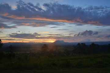 Obraz premium Sala Dusita Sunrise Viewpoint. Thung Salaeng Luang National Park (Nong Mae Na)