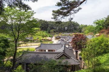 Seongyojang house view