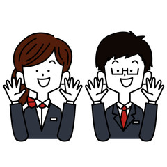 サプライズに喜ぶ接客業の男女