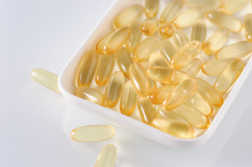 yellow fish oil capsules, omega 3